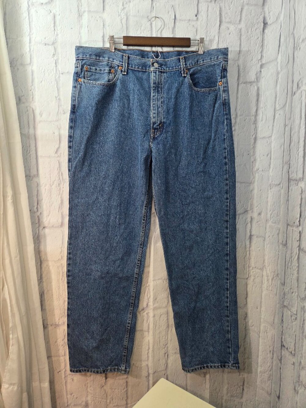 Levi's 550 40x32 Medium Wash Denim Blue 100% Cotton Straight Leg Jeans